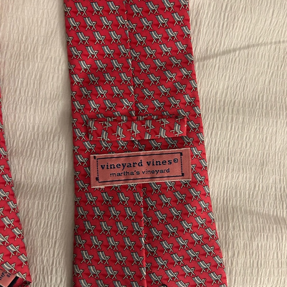 Vineyard Vine tie